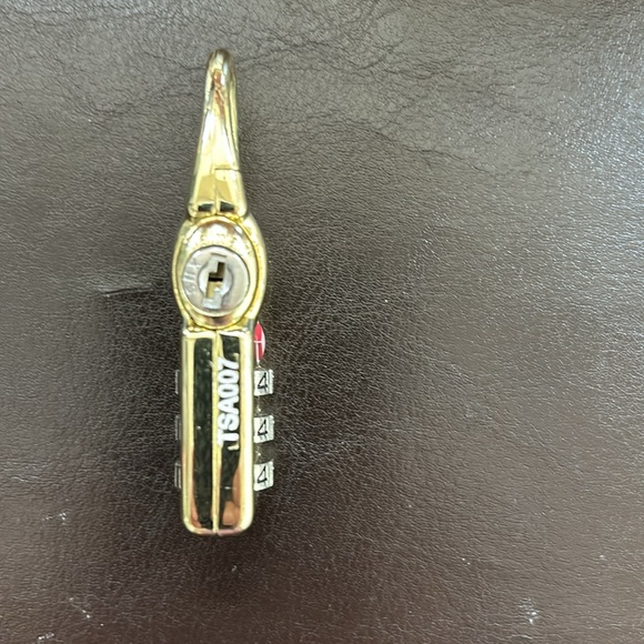 New- Tumi lock - TSA APPROVAL - Picture 2 of 3